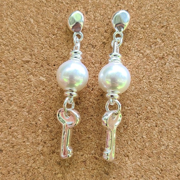 YA VES • Uno de50 Earrings - Picture 3 of 13